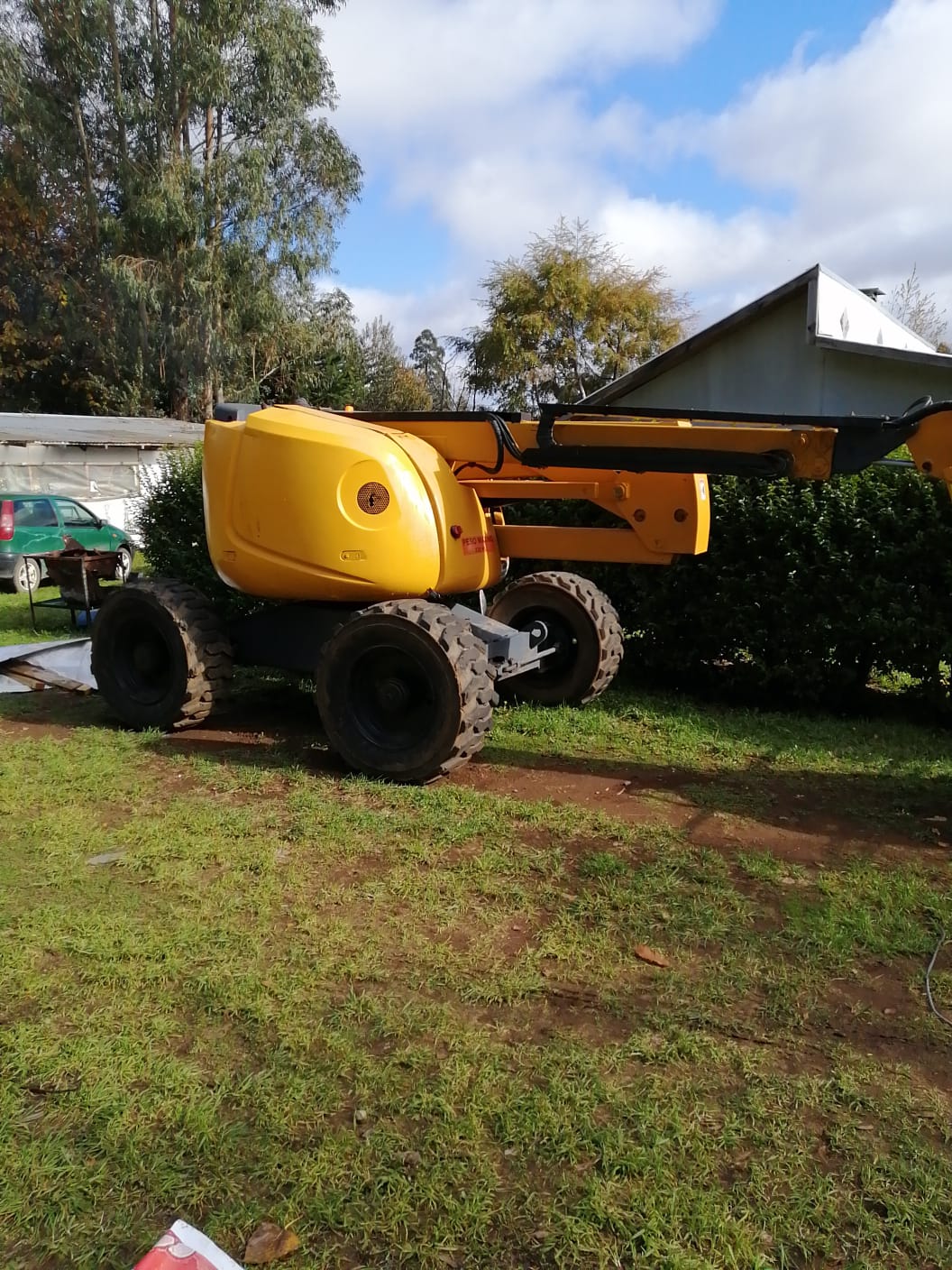 Equipo alza hombre disponible para arriendo industrial - Temuco